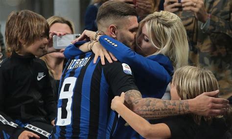 Mauro Icardi, capitano 'di polso'. Regala un Rolex a tutta la 